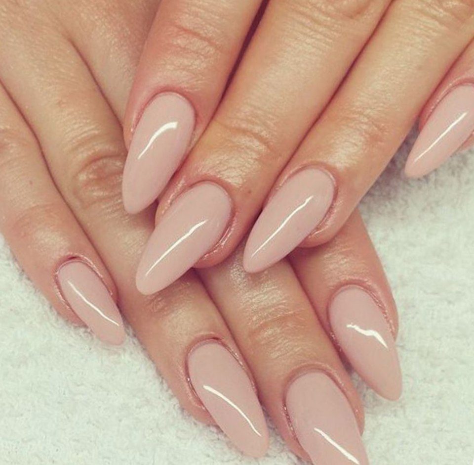 Острый миндаль нюд