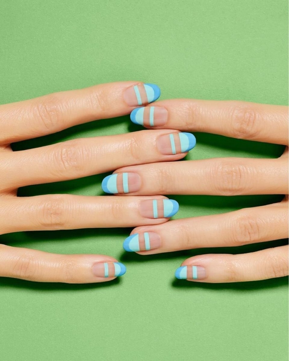 Negative Space маникюр