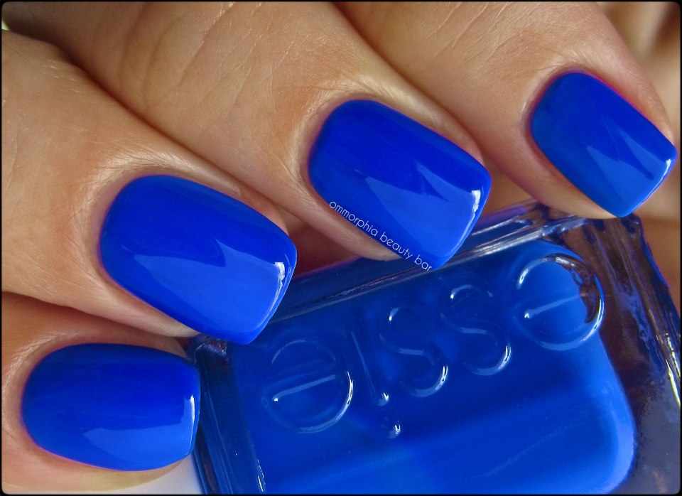 Essie 2021 синий