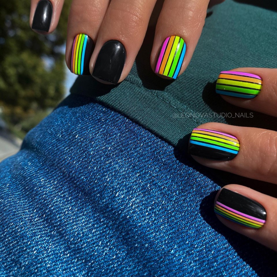 Яркий маникюр 2021 лето