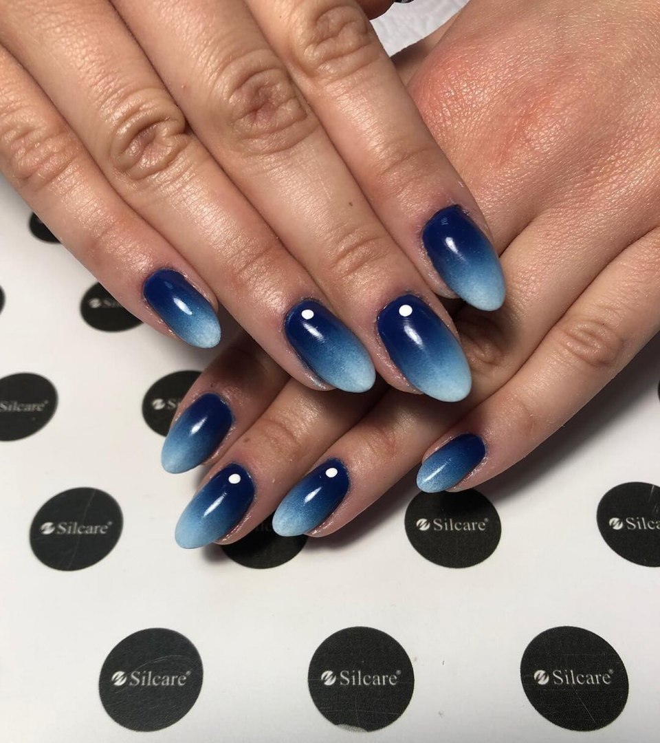 Корейский маникюр омбре