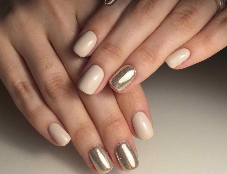 Нюдовый маникюр с втиркой 2020