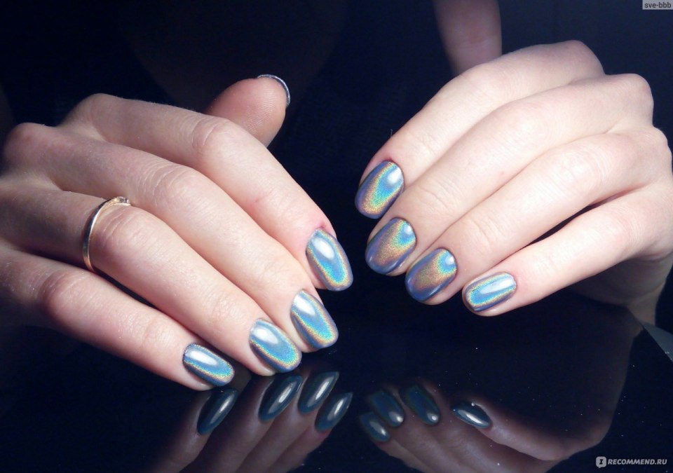 Маникюр с голографической втиркой