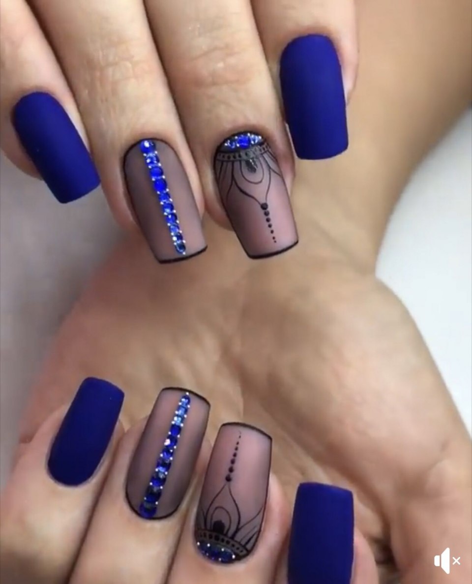 Маникюр на квадратные ногти синий цвет