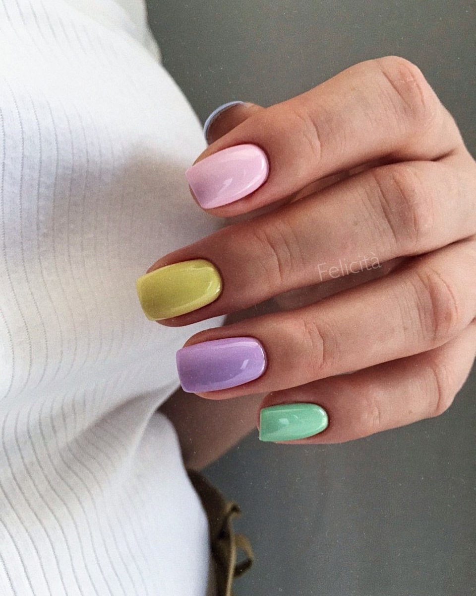 Бирюзовые ногти