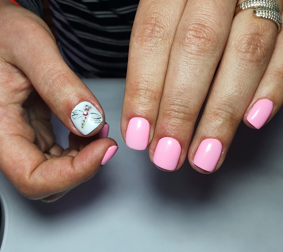 Маникюр на короткие ногти 2021 лето