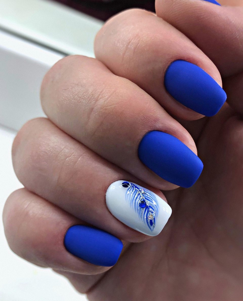 Белые ногти маникюр