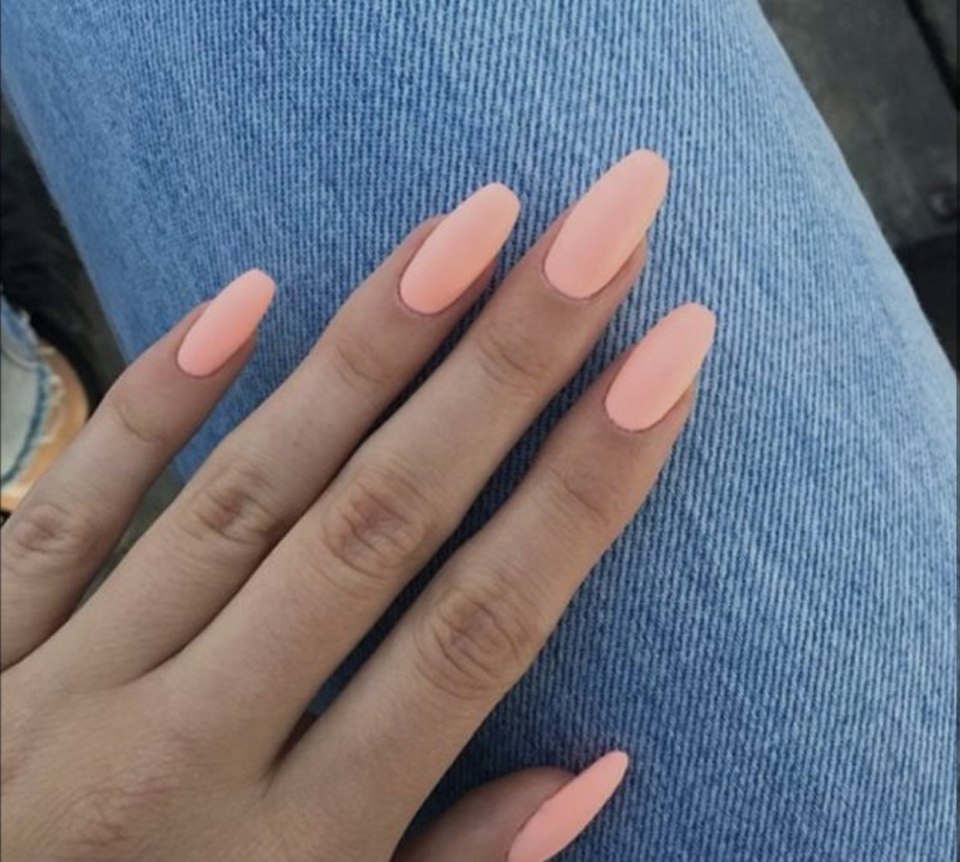 Маникюр нюдовый 2020 миндаль. Миндаль