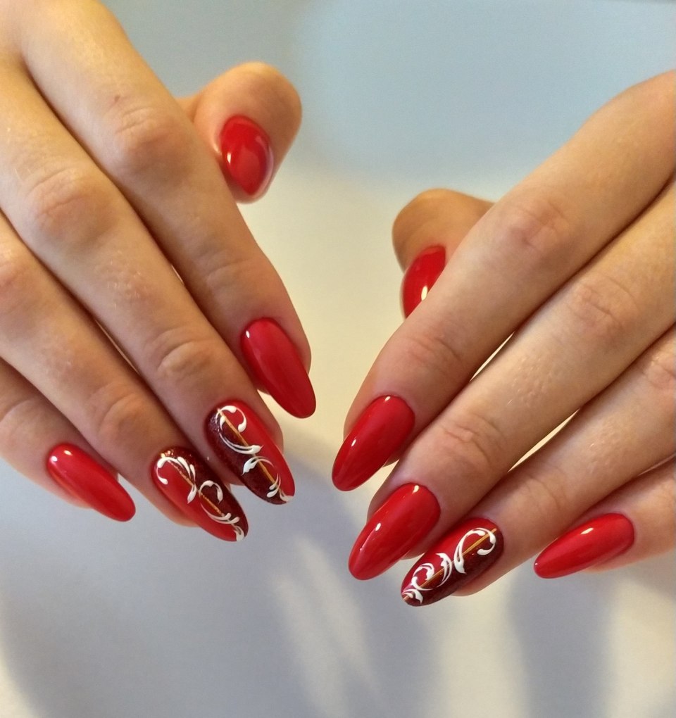Красный маникюр