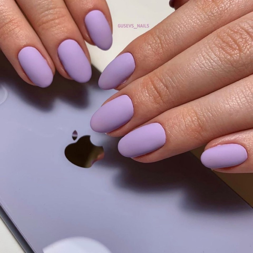 Сиреневые матовые ногти