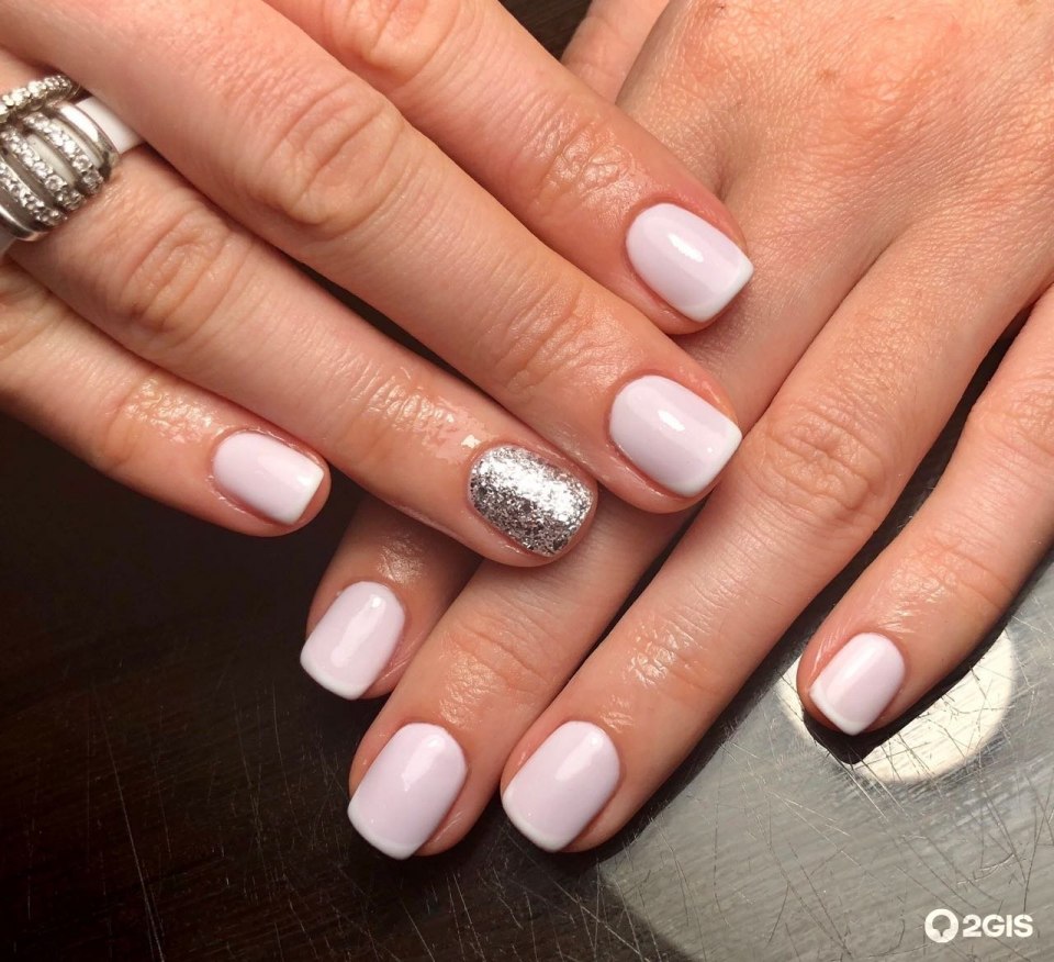 Лёгкий маникюр на короткие ногти