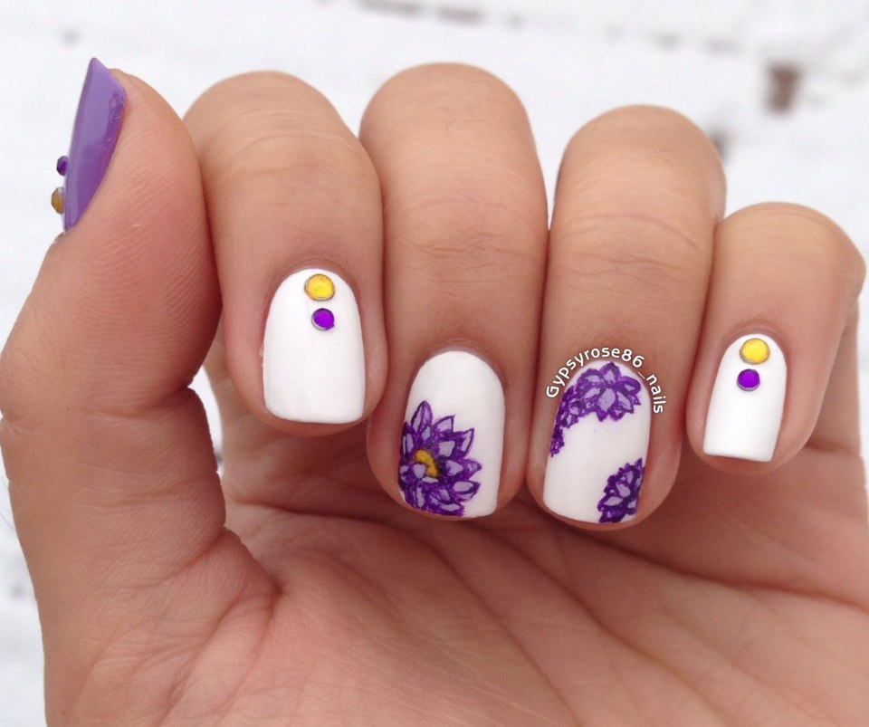 Ульяна Лаврик маникюр