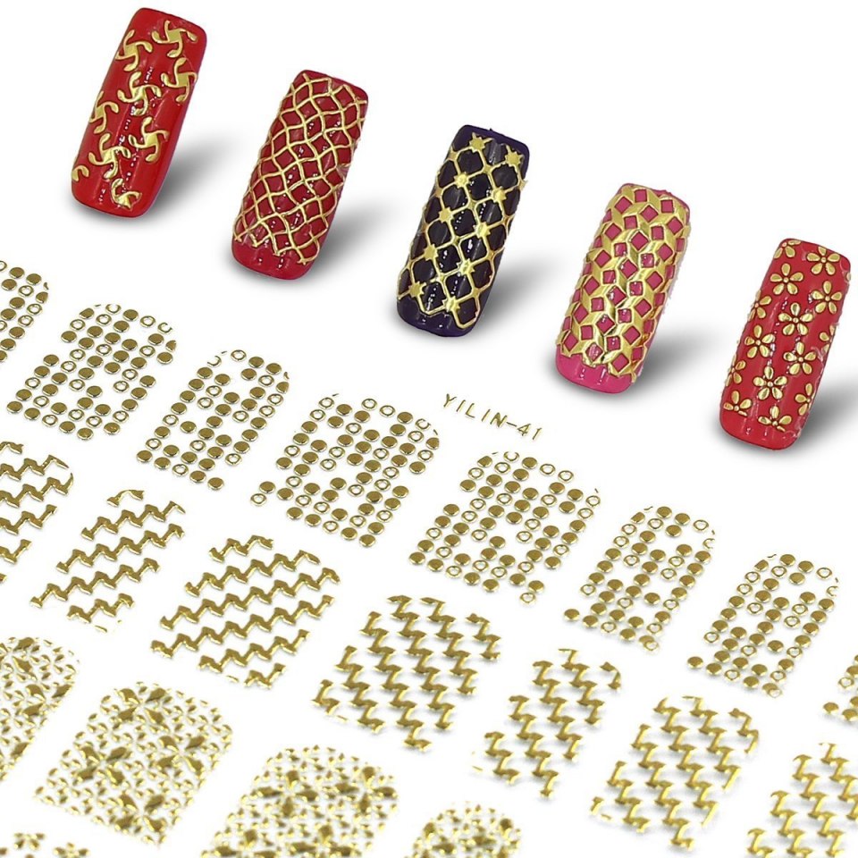 Осенний листок на ногтях