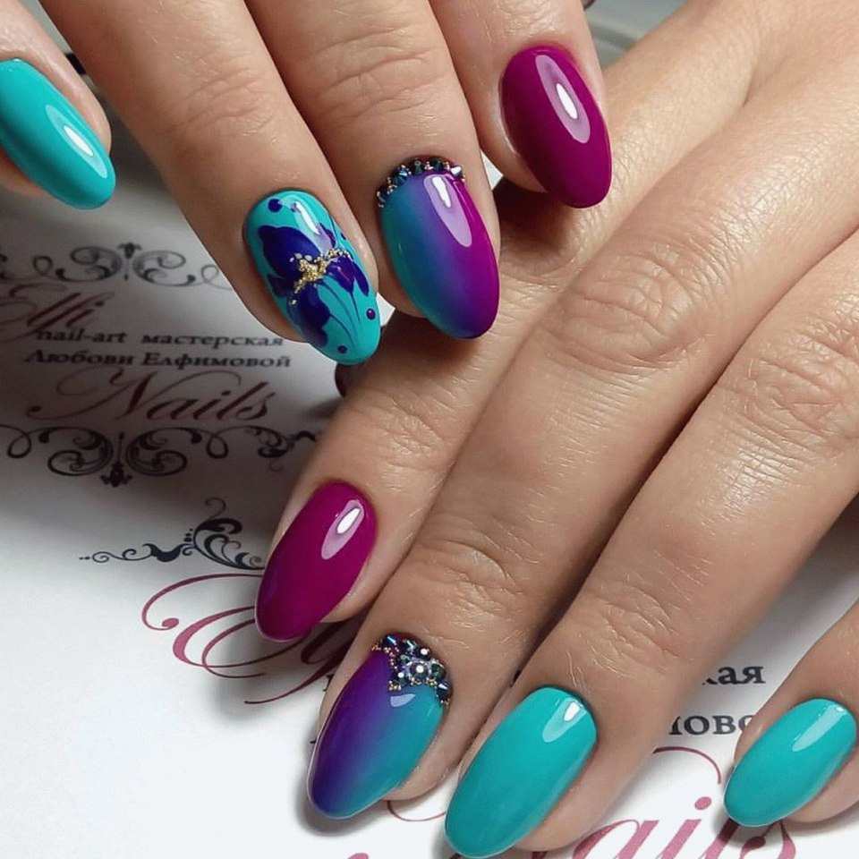 Сиренево фиолетовый маникюр