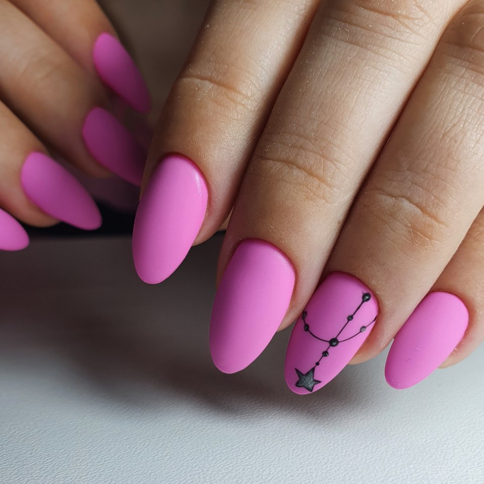 Однотонные разноцветные ногти