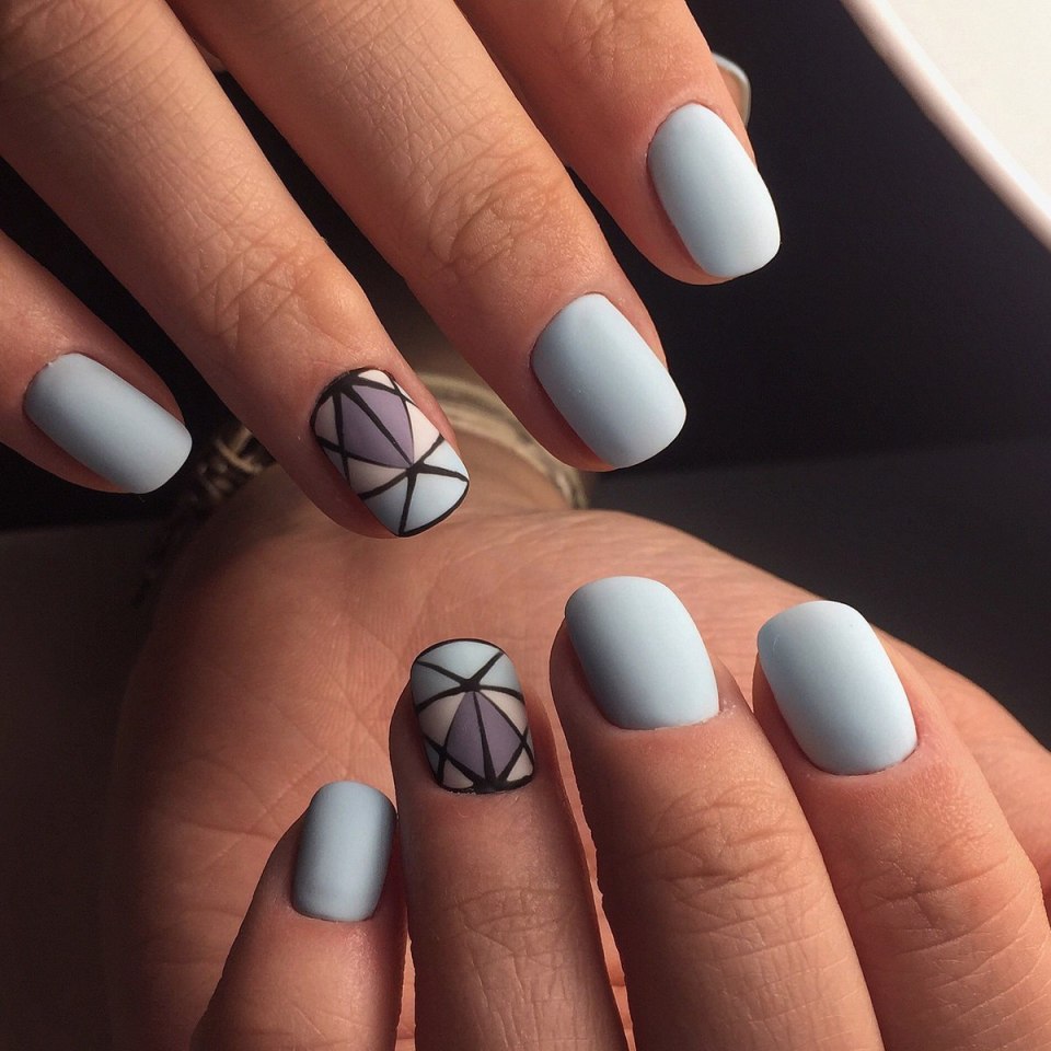 Маникюр в пастельных тонах