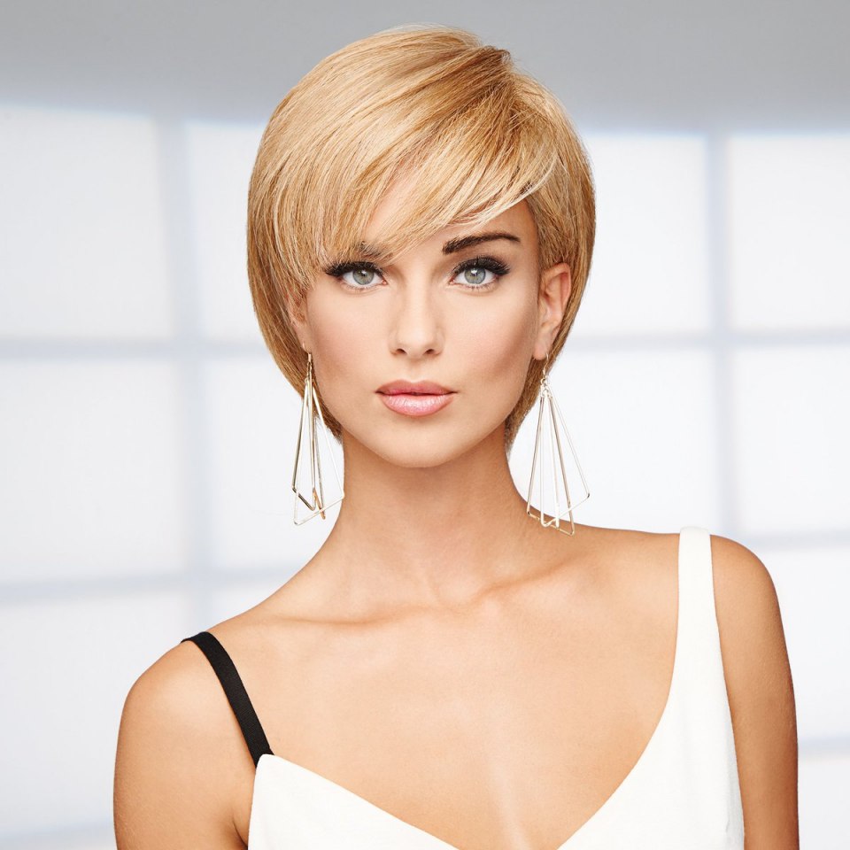 Градуированный Боб с челкой 2021 модные тенденции на короткие