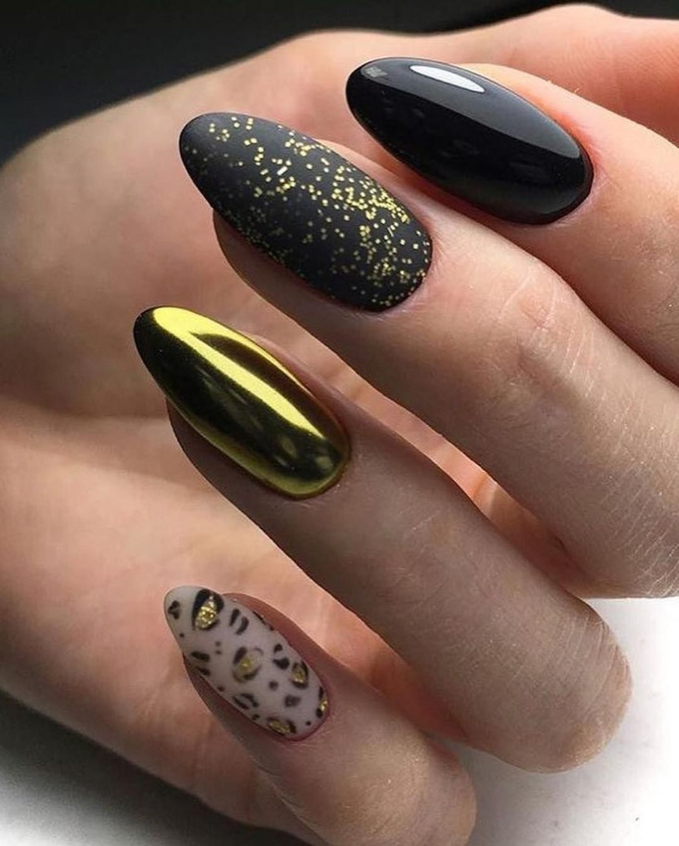 Тёмный маникюр 2020 модные