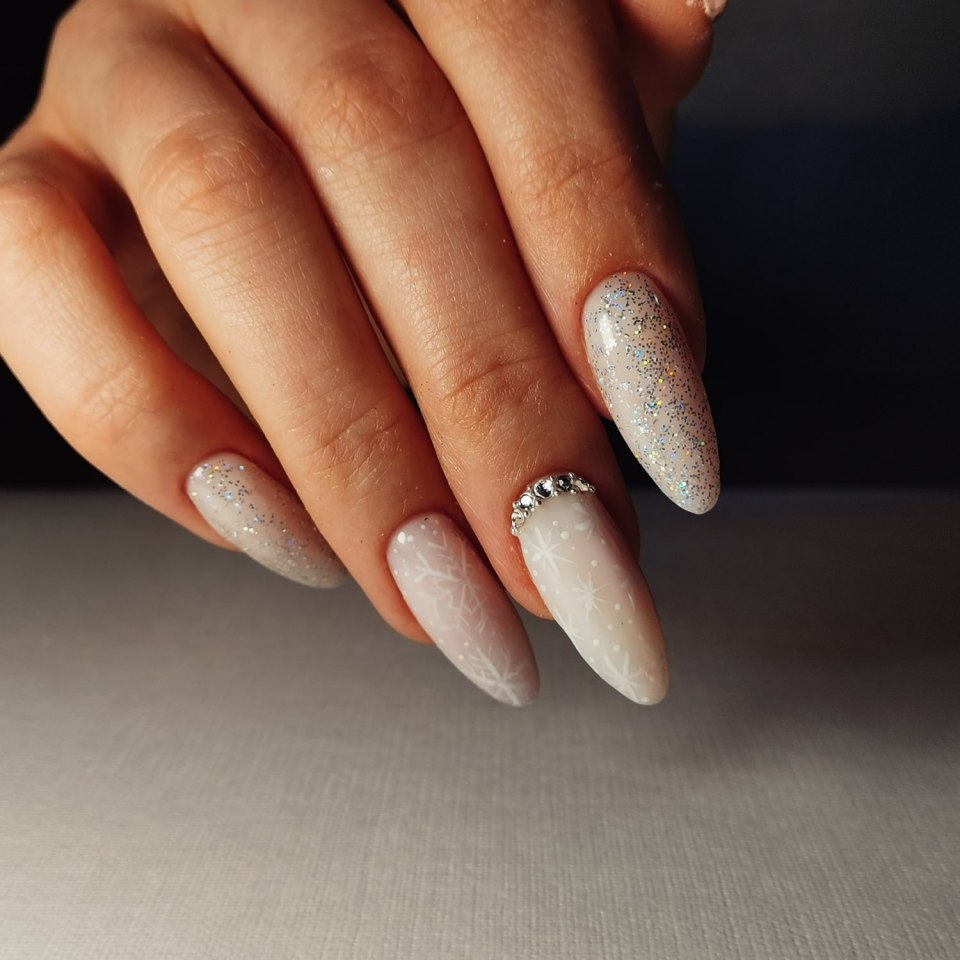 Красивый маникюр бомба