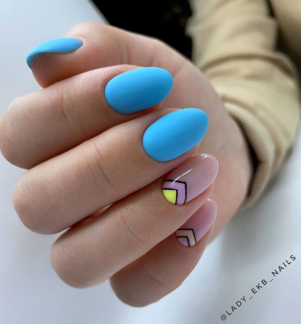 Маникюр бомба яркий