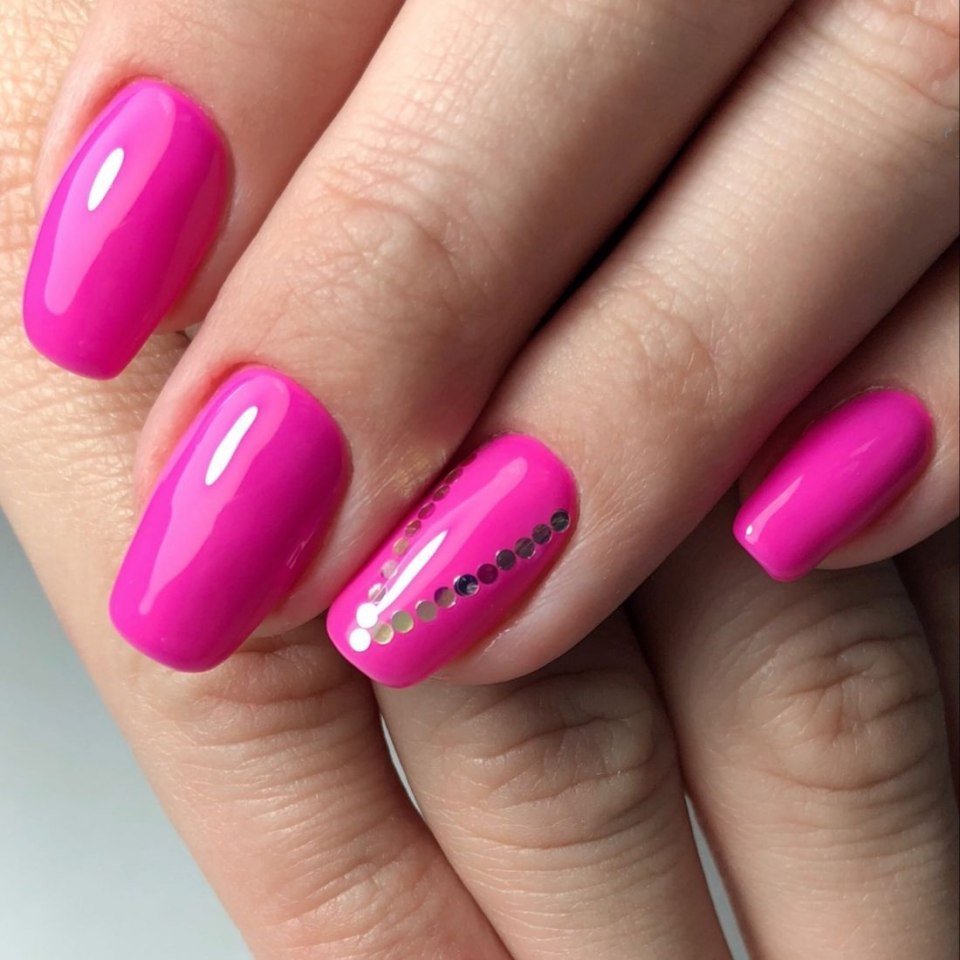 Маникюр в подарок