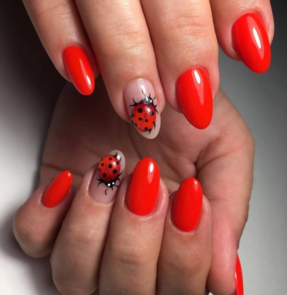 Сложный дизайн ногтей