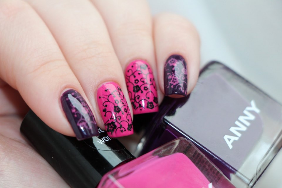 Маникюр фуксия с черным