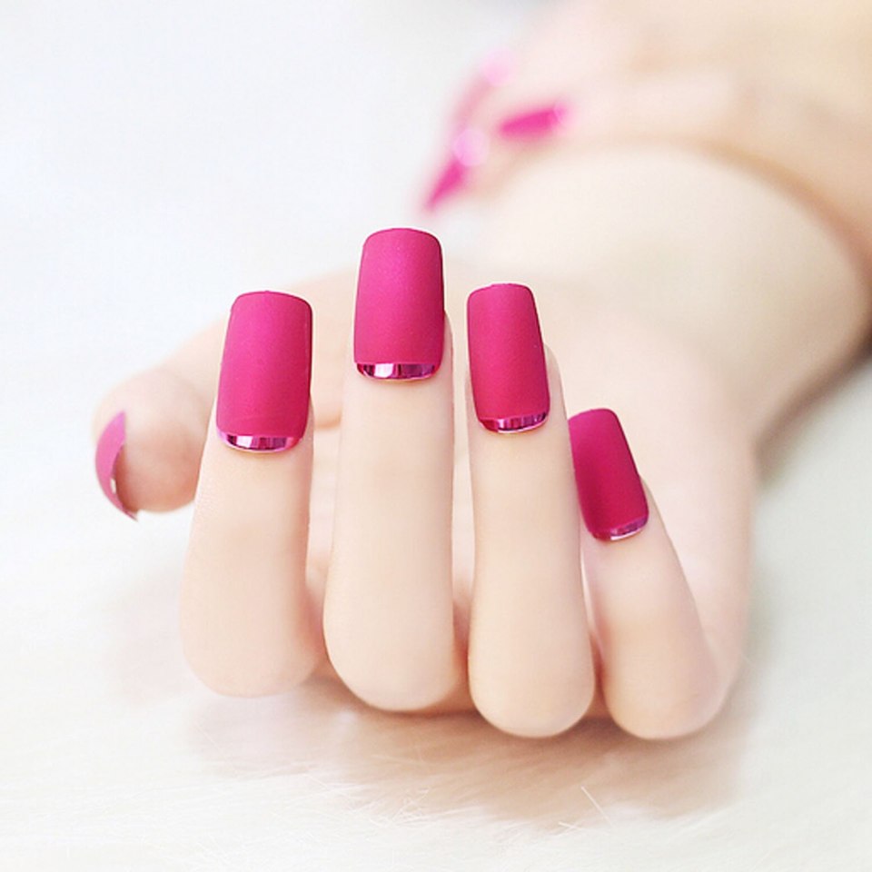 Роскошный бордовый маникюр