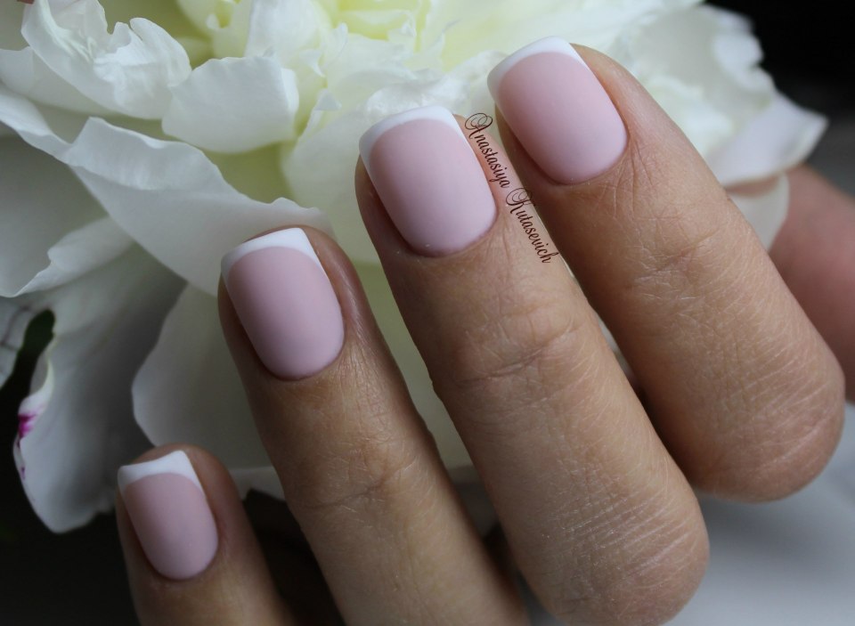 Нежный маникюр шеллак