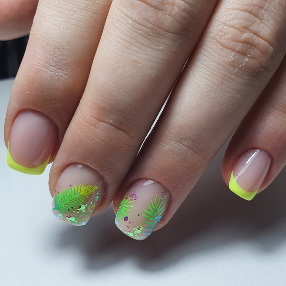 Красивый летний маникюр 2021