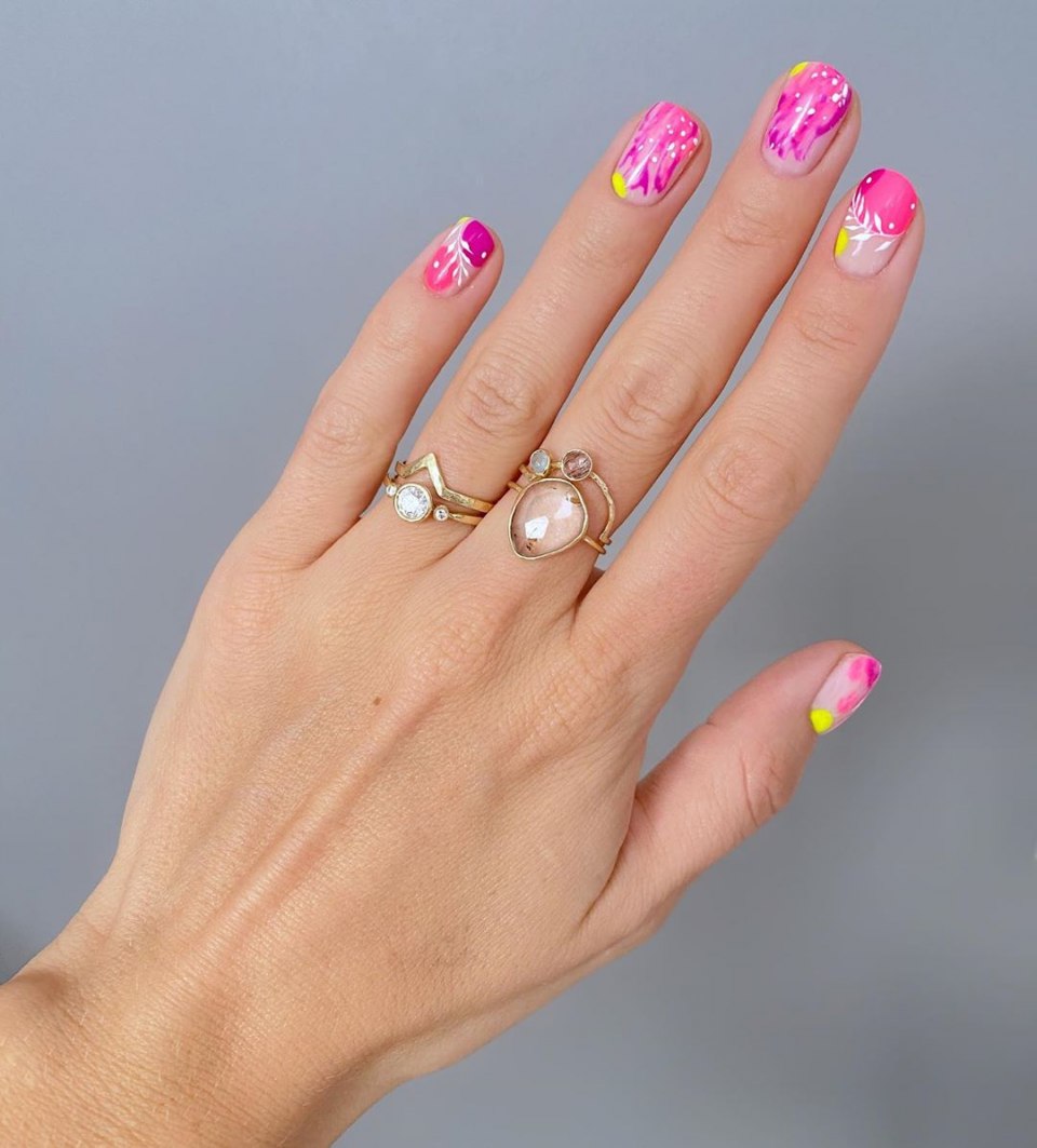 Маникюр в пастельных тонах