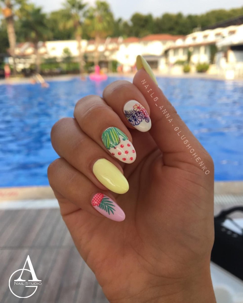 Пляжный маникюр