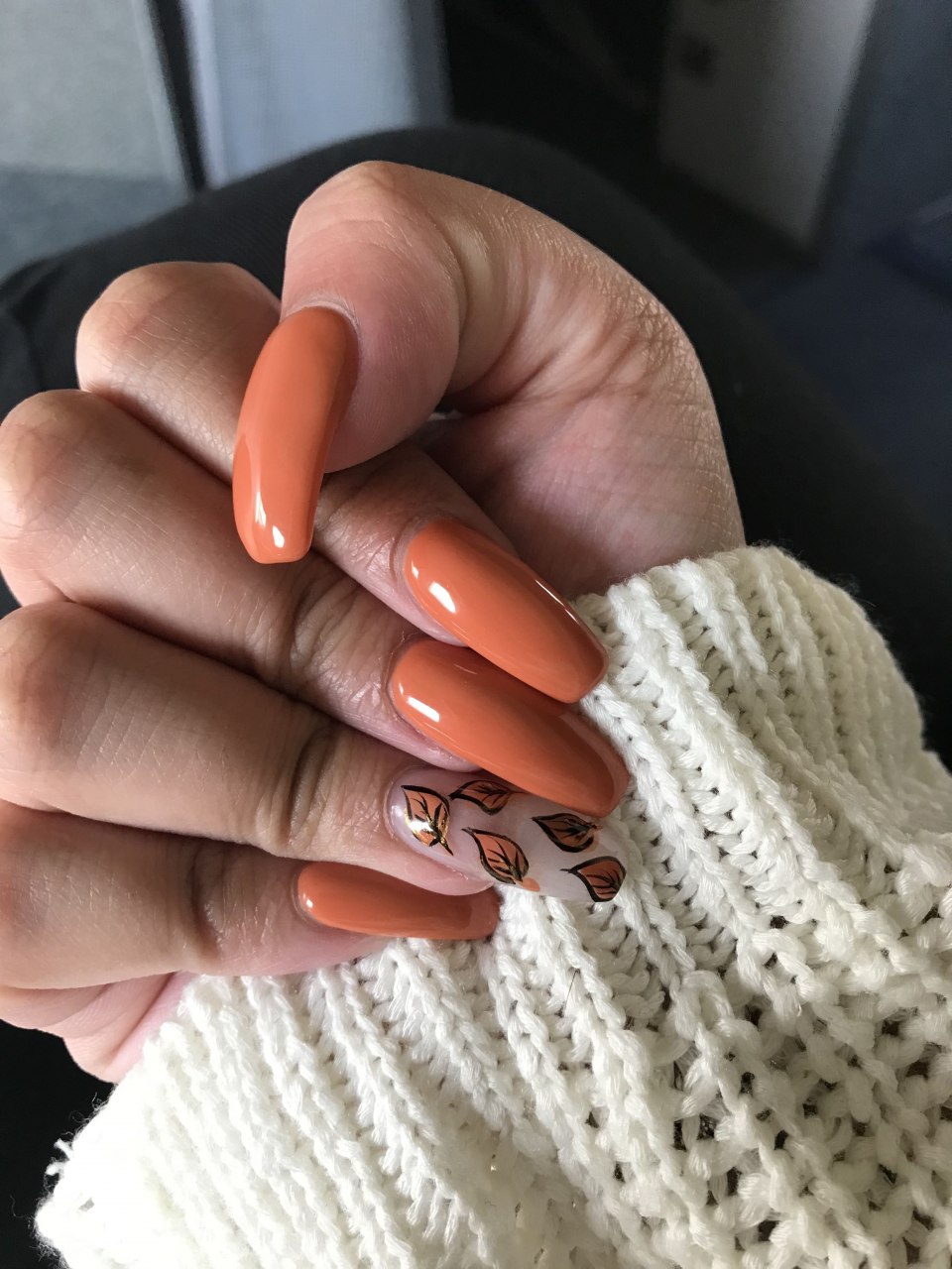 Однотонные ногти короткие