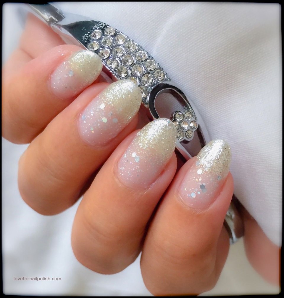 Ногти нежные с блестками