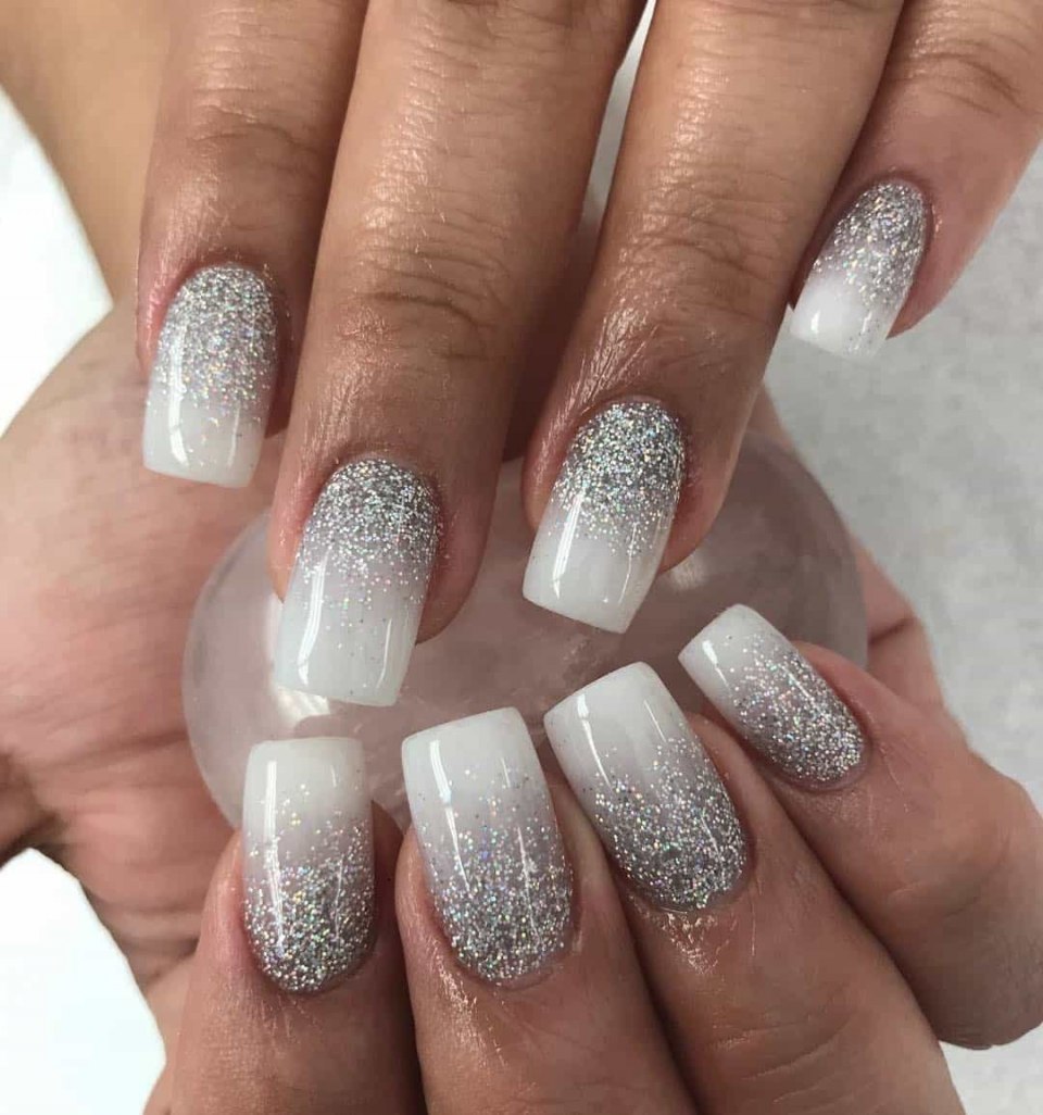 Ногти с мелкими блестками