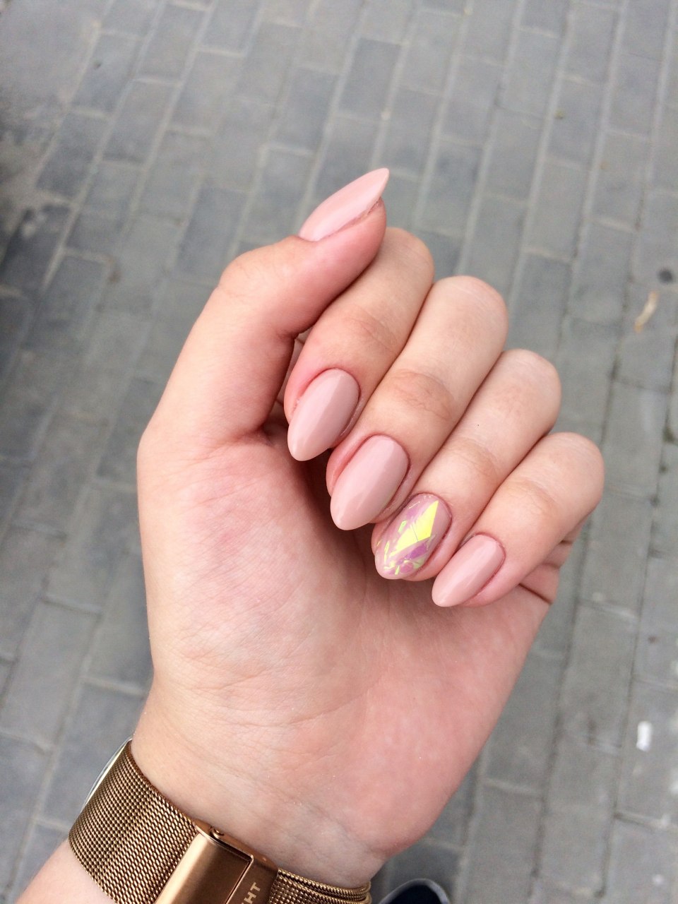 Маникюр на короткий миндаль