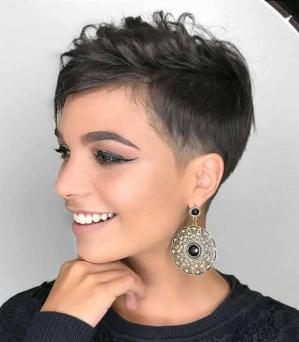 Стрижка ("Pixie", "Undercut")