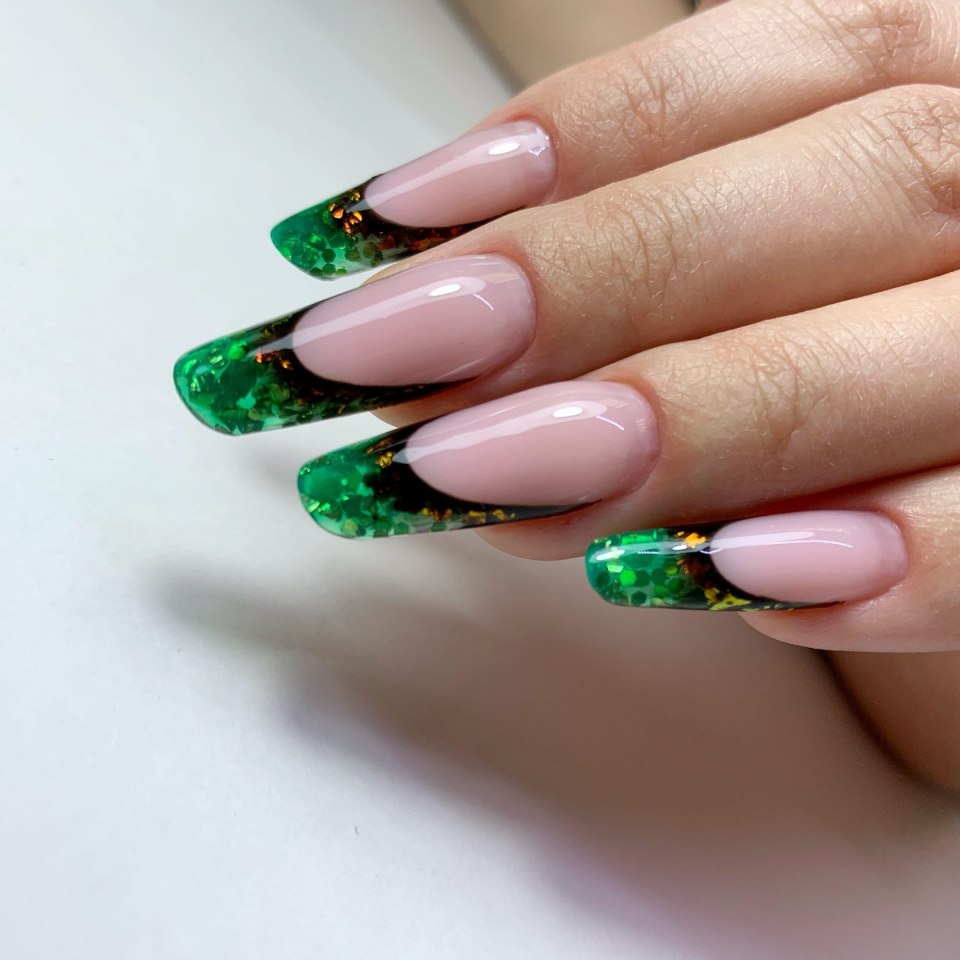 Выкладной френч миндаль