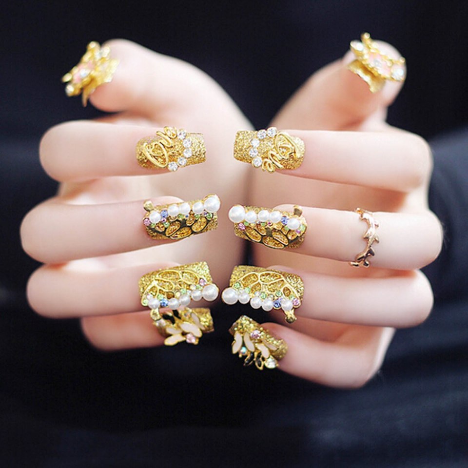 Накладные ногти золотые