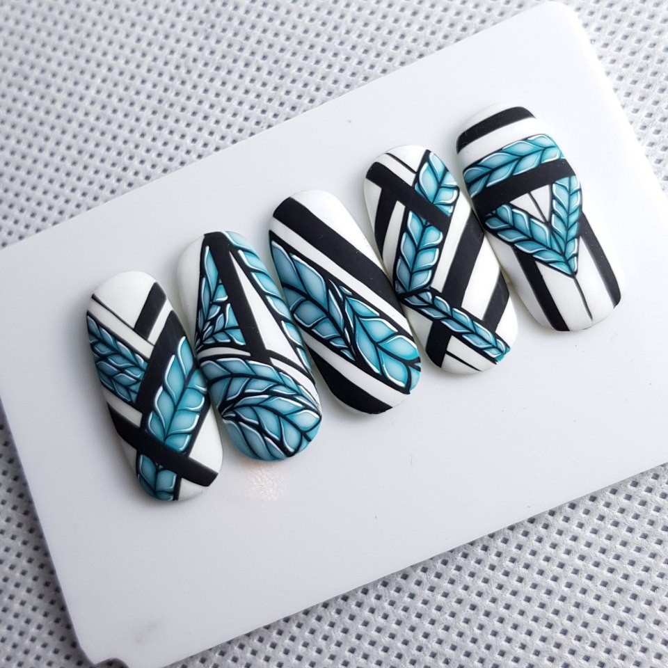 Дизайн ногтей геометрия