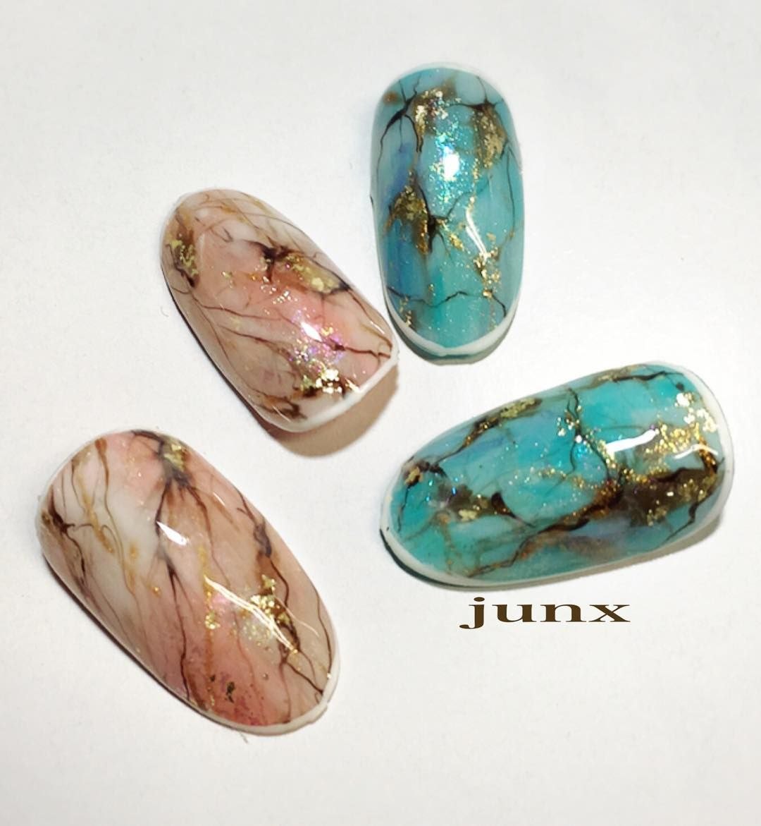 Текстура натурального камня на ногтях