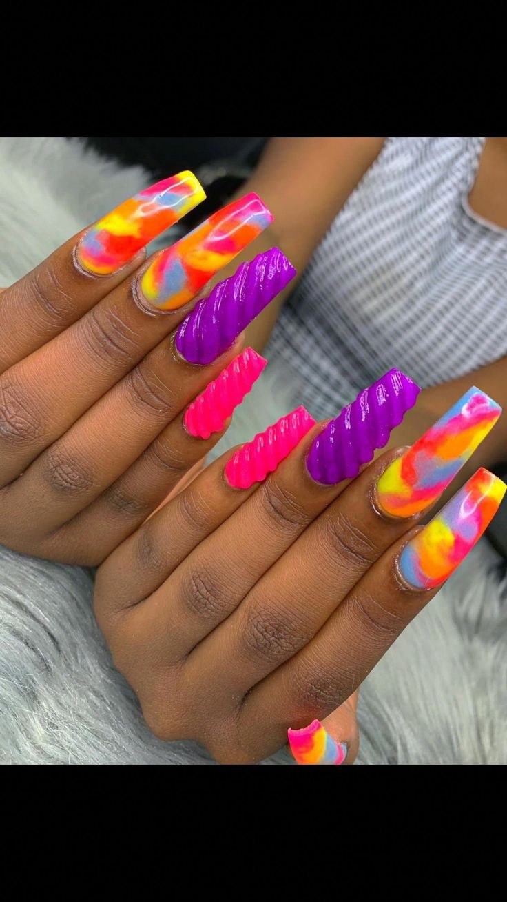 Яркие летние длинные ногти