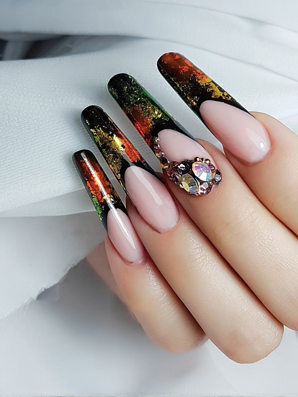 Салонное моделирование ногтей