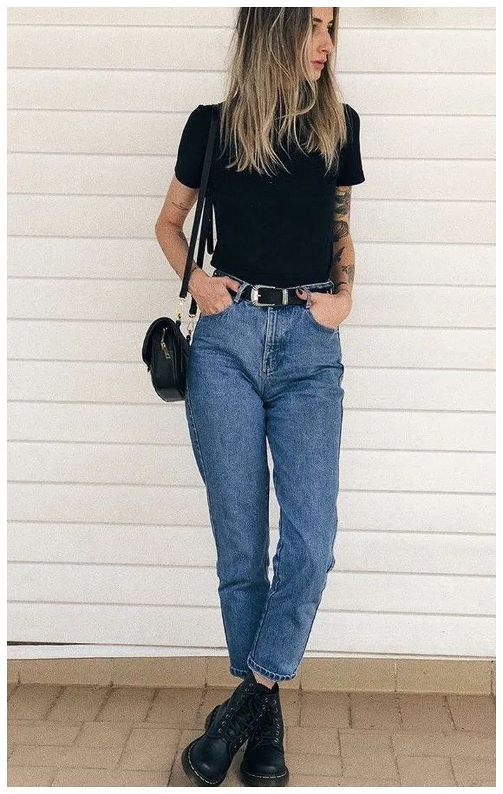 High Waisted Levis mom Jean