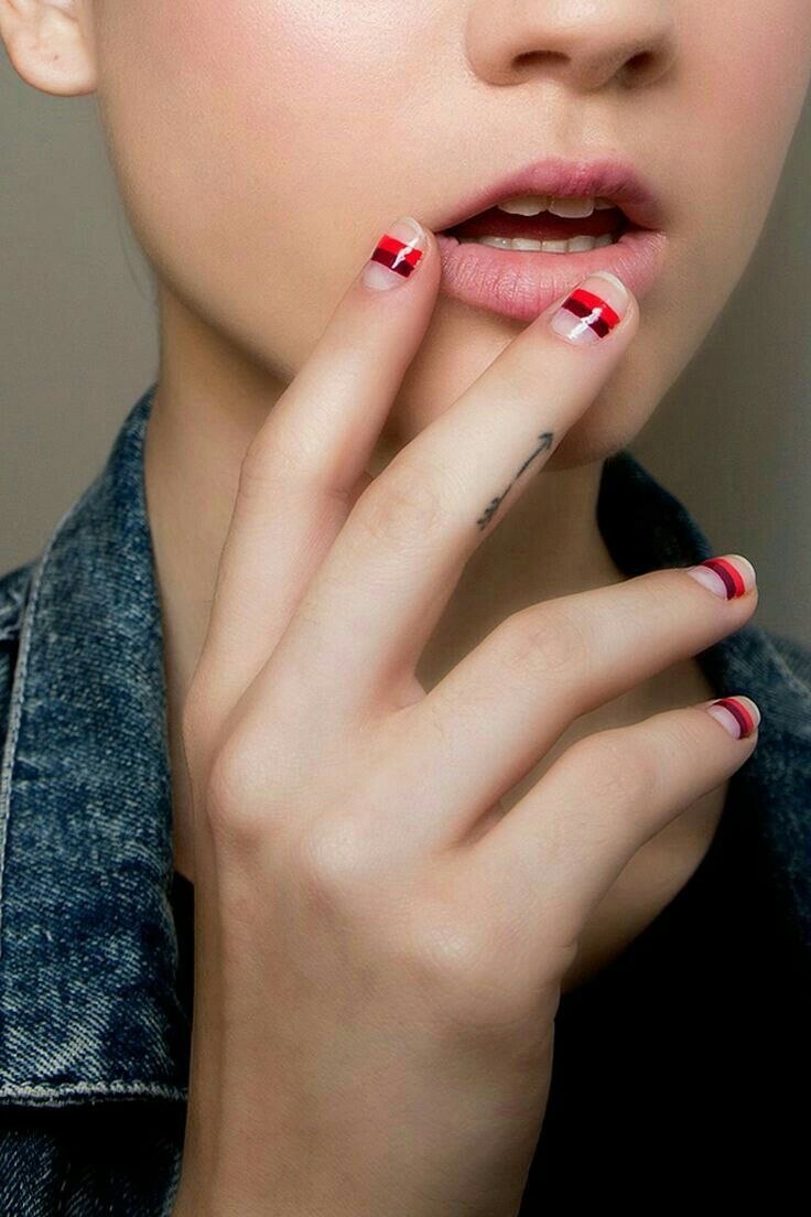 Осенний маникюр на короткие квадратные