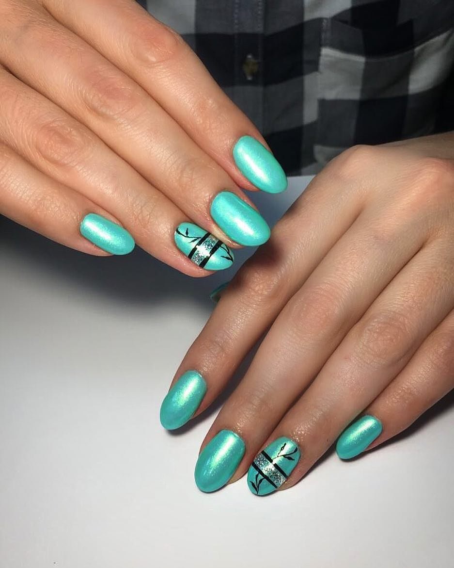 Маникюр цвет Тиффани