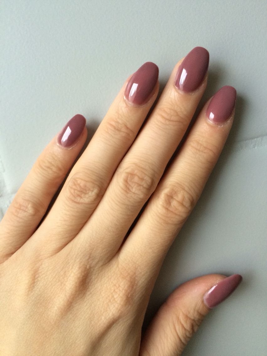 Маникюр благородных цветов