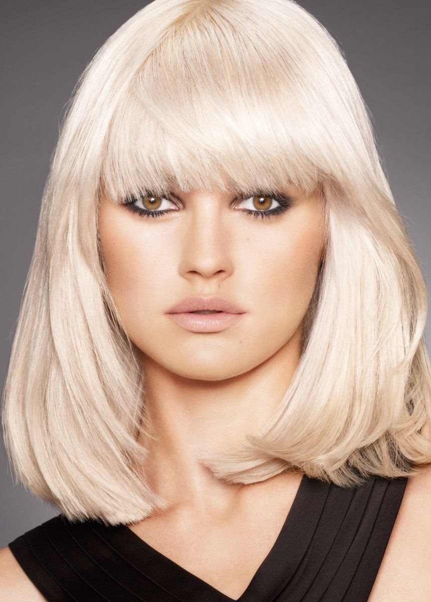 Платиновый блонд с челкой