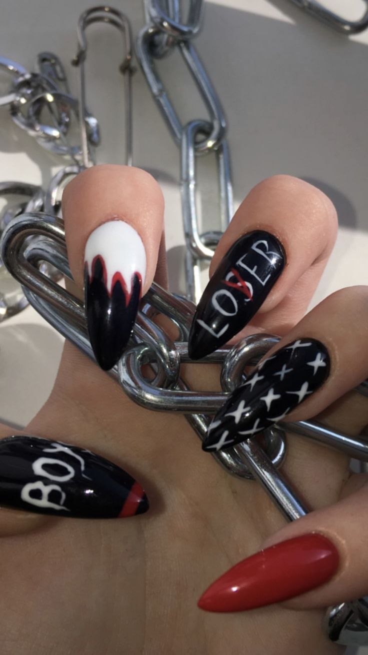 Маникюр на длинные ногти в стиле панк