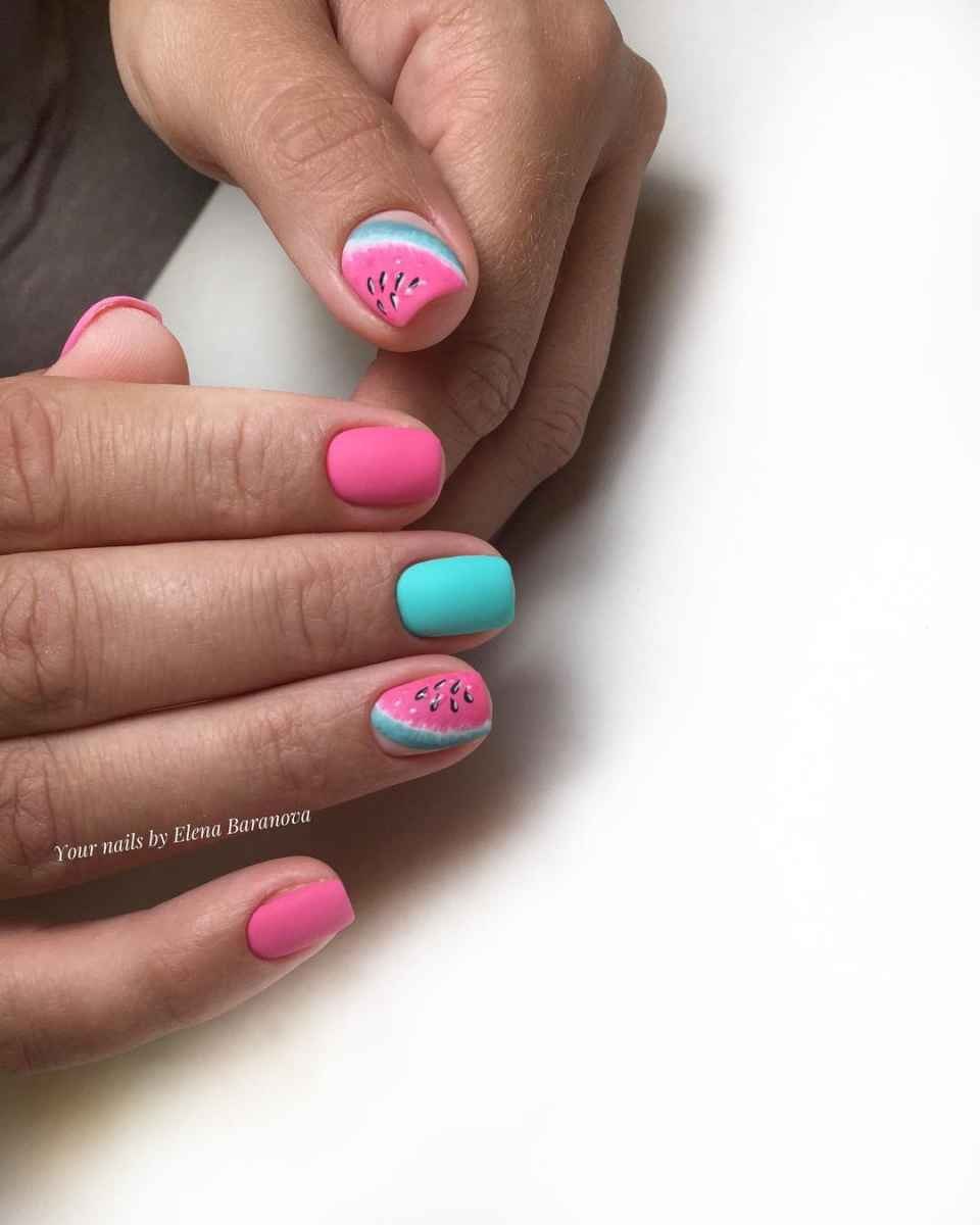 Красные ногти с арбузиком